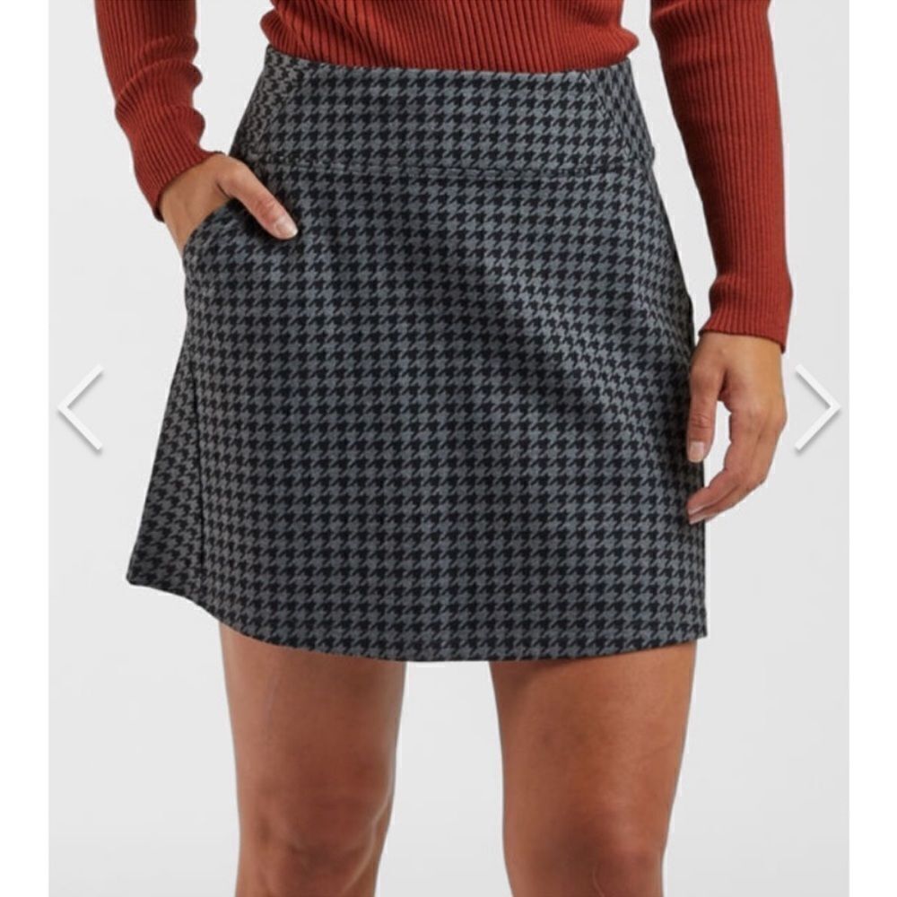 EXCELLENT CONDITION WOMEN’S SMALL TITLE NINE PASSPORT PONTE HERRINGBONE SKIRT